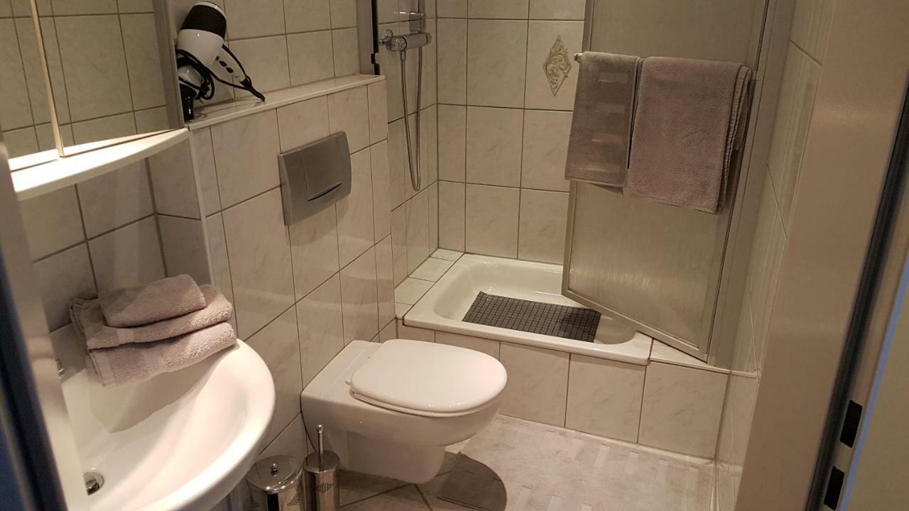 Zimmervermietung Muelheim Mülheim an der Ruhr Extérieur photo